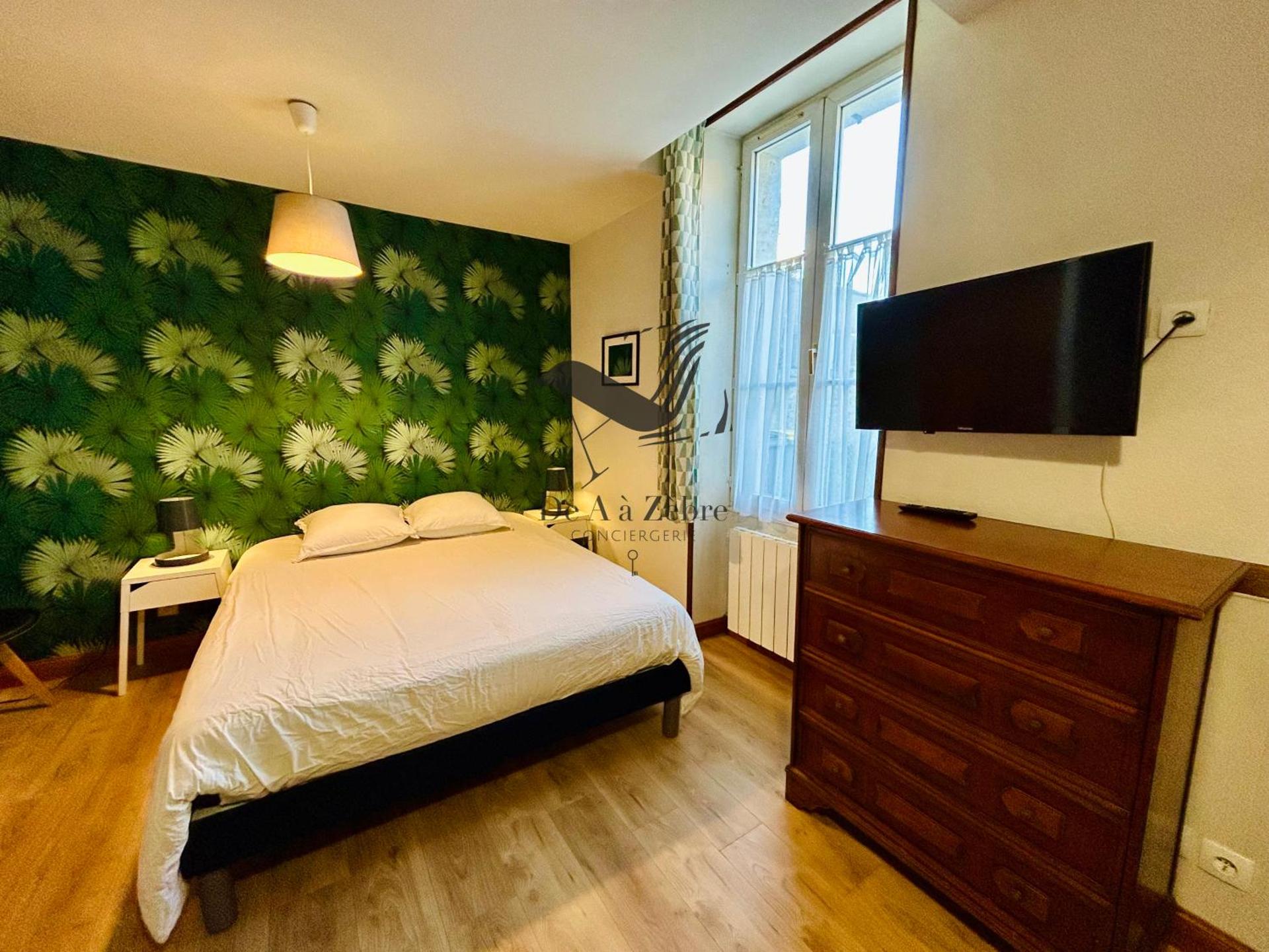 L'Authentique - Situé en face des thermes et tout proche du coeur de ville