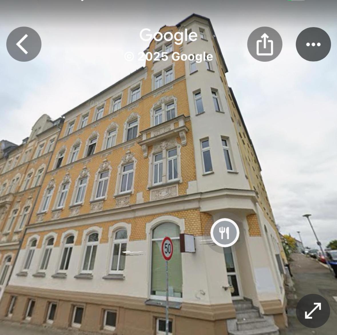 4 Raum Wohnung mit Balkon u Badewanne Phil 3