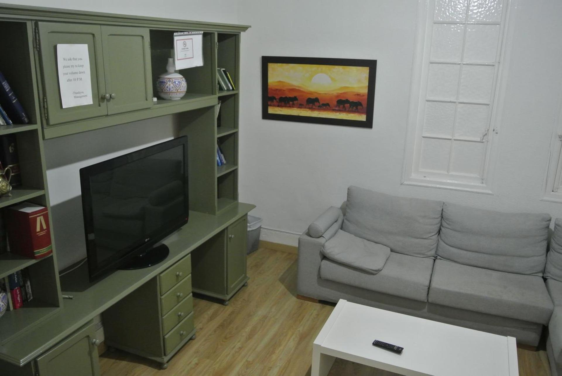 Communal lounge/ TV room