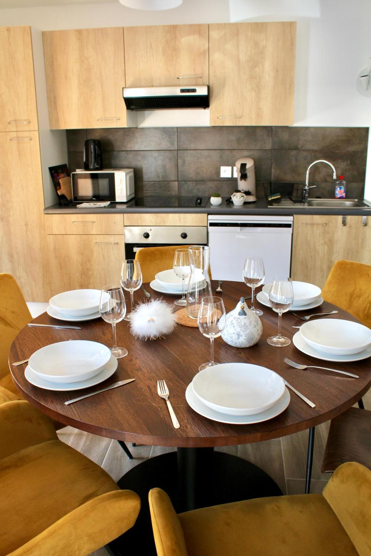 Kitchen or kitchenette