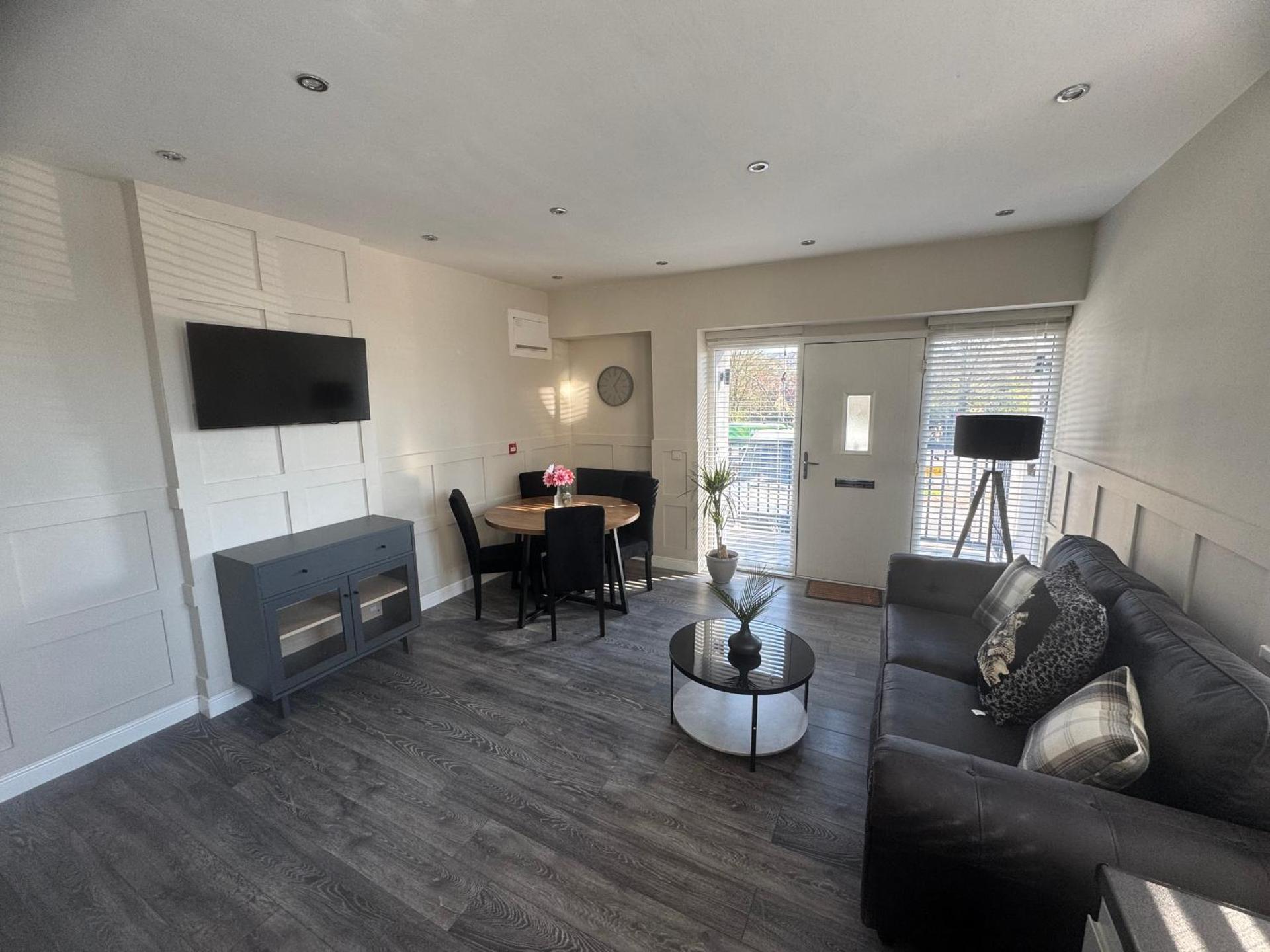 Communal lounge/ TV room