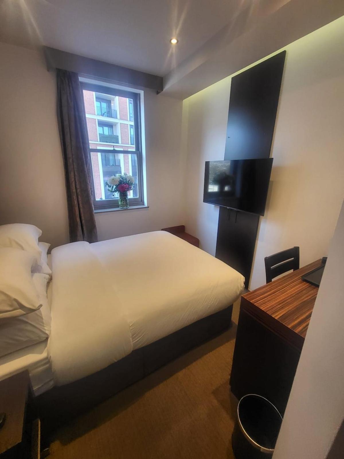 Central Boutique Room 101