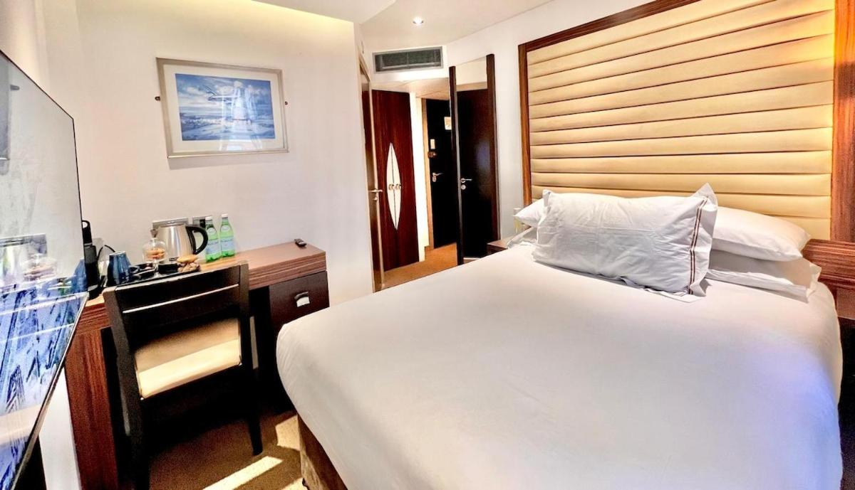 Central Boutique Room 202