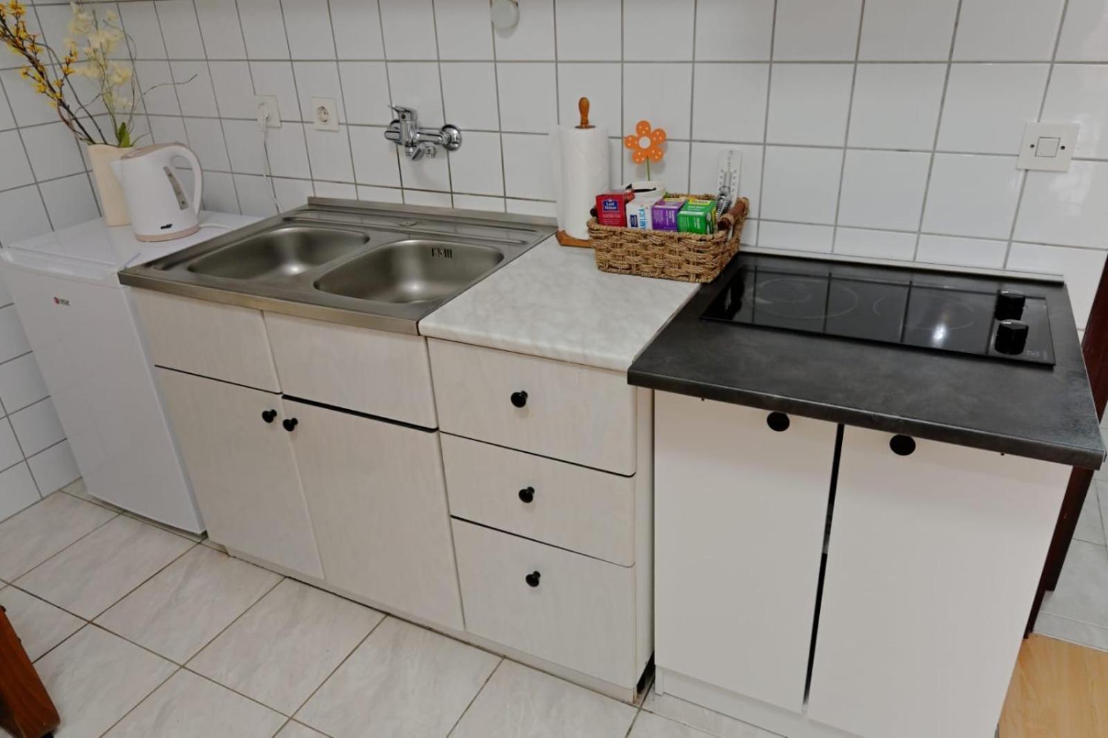 Studio apartman Dora