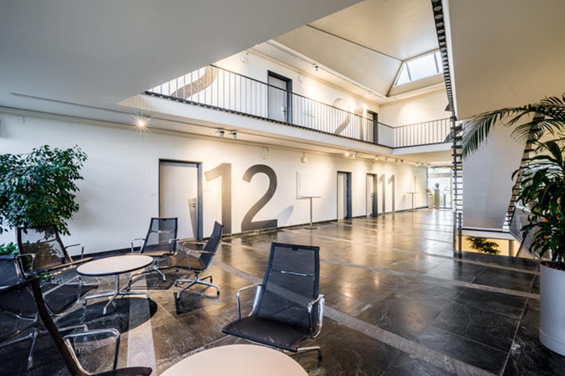 Communal lounge/ TV room