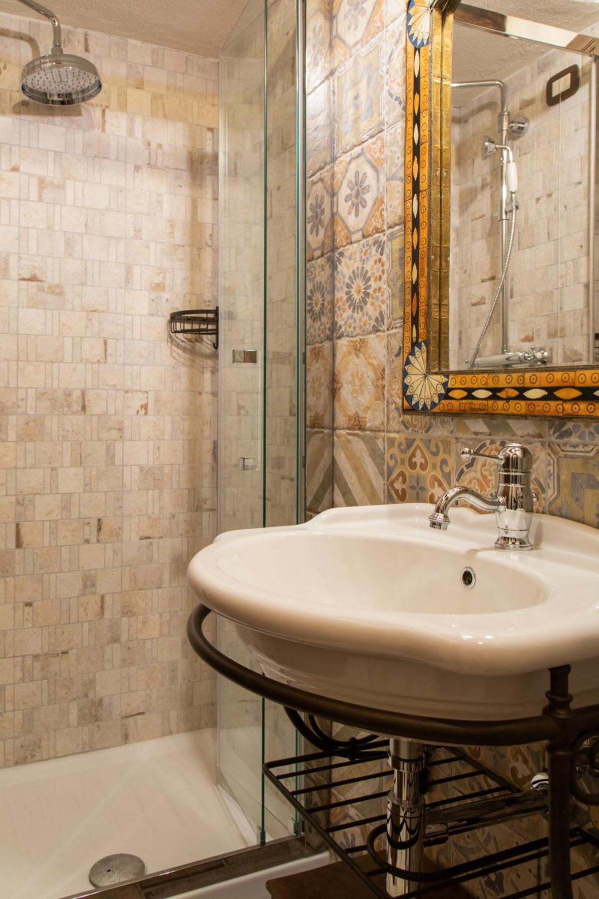 Festina Lente - Guest House