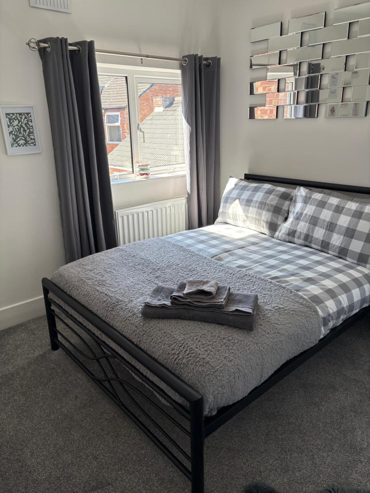 Valeries House 4 Bed 2 Bath close to beach