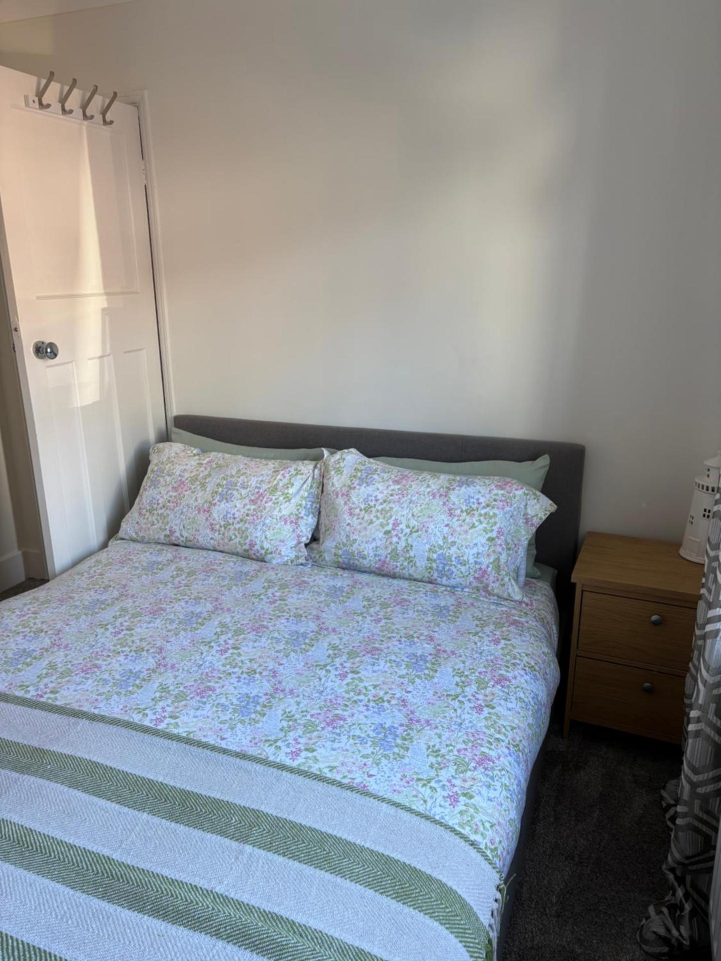 Valeries House 4 Bed 2 Bath close to beach