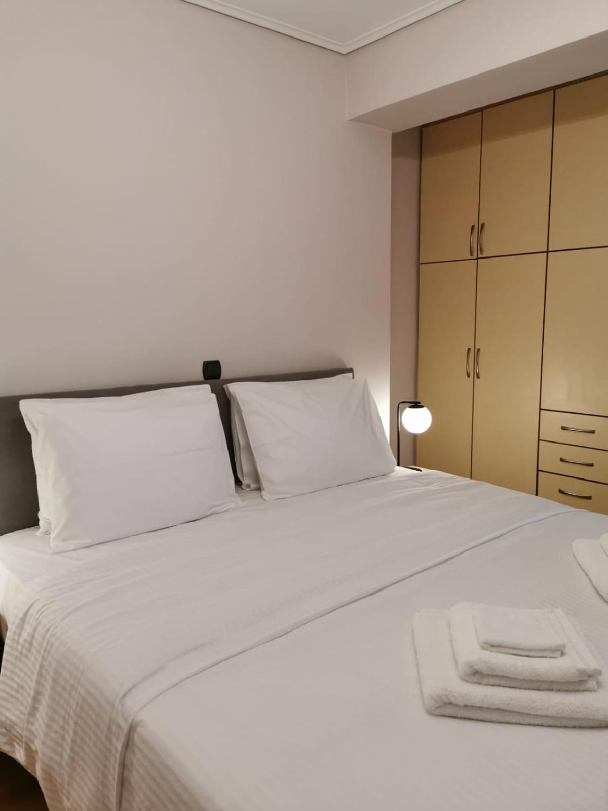 Temple of Zeus 3BD Apartment