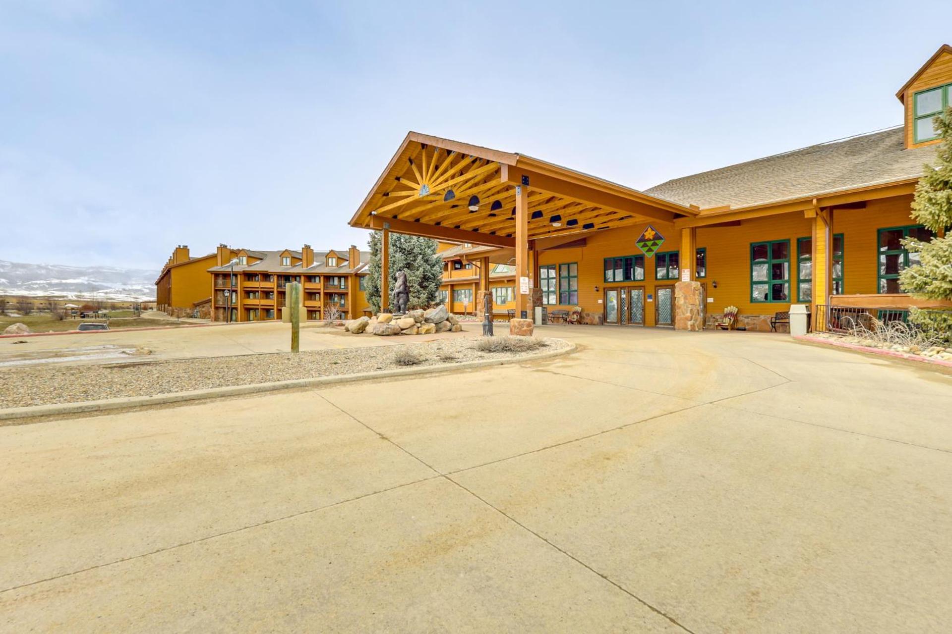 2 Mi to Granby Ranch Mtn Condo with Hot Tub!