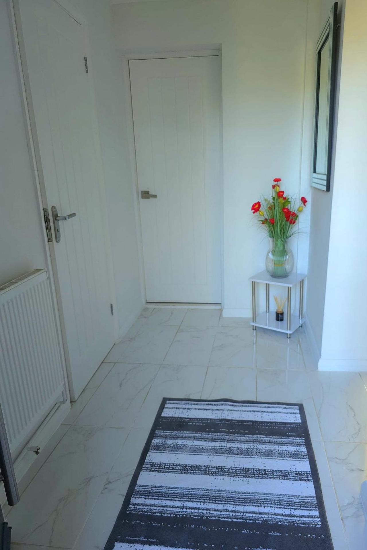 Large House, Home for Contractors- Park Free