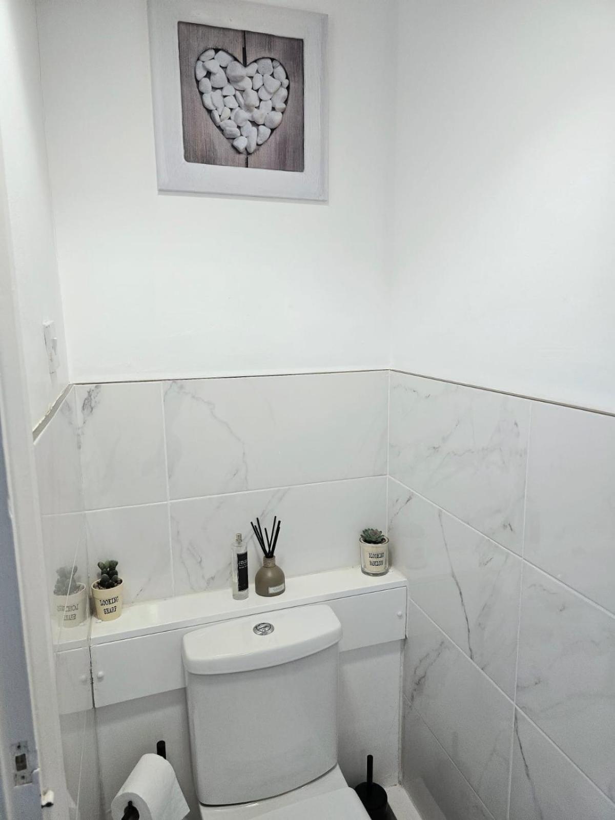 Large House, Home for Contractors- Park Free