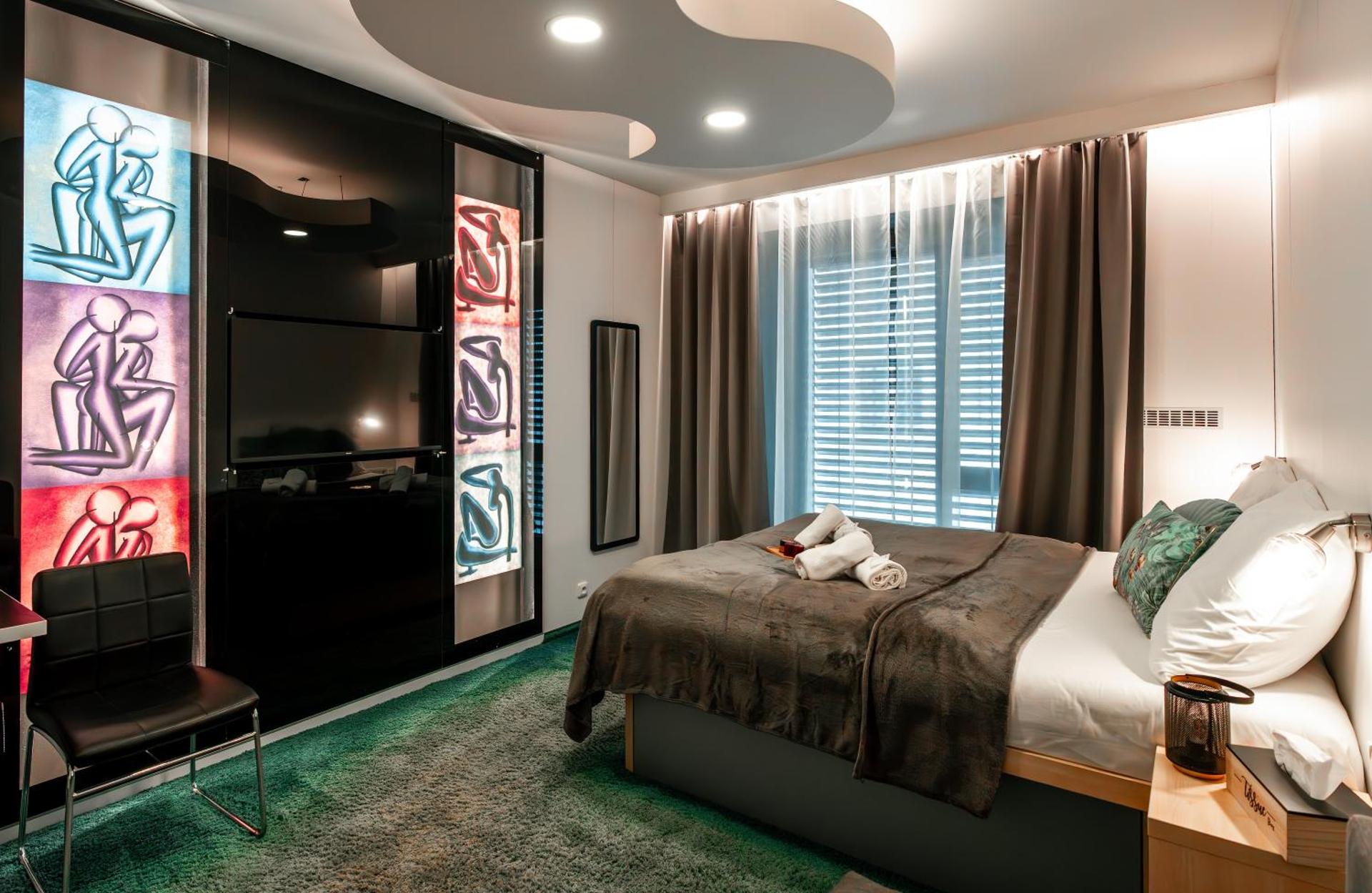 Photo of the whole room