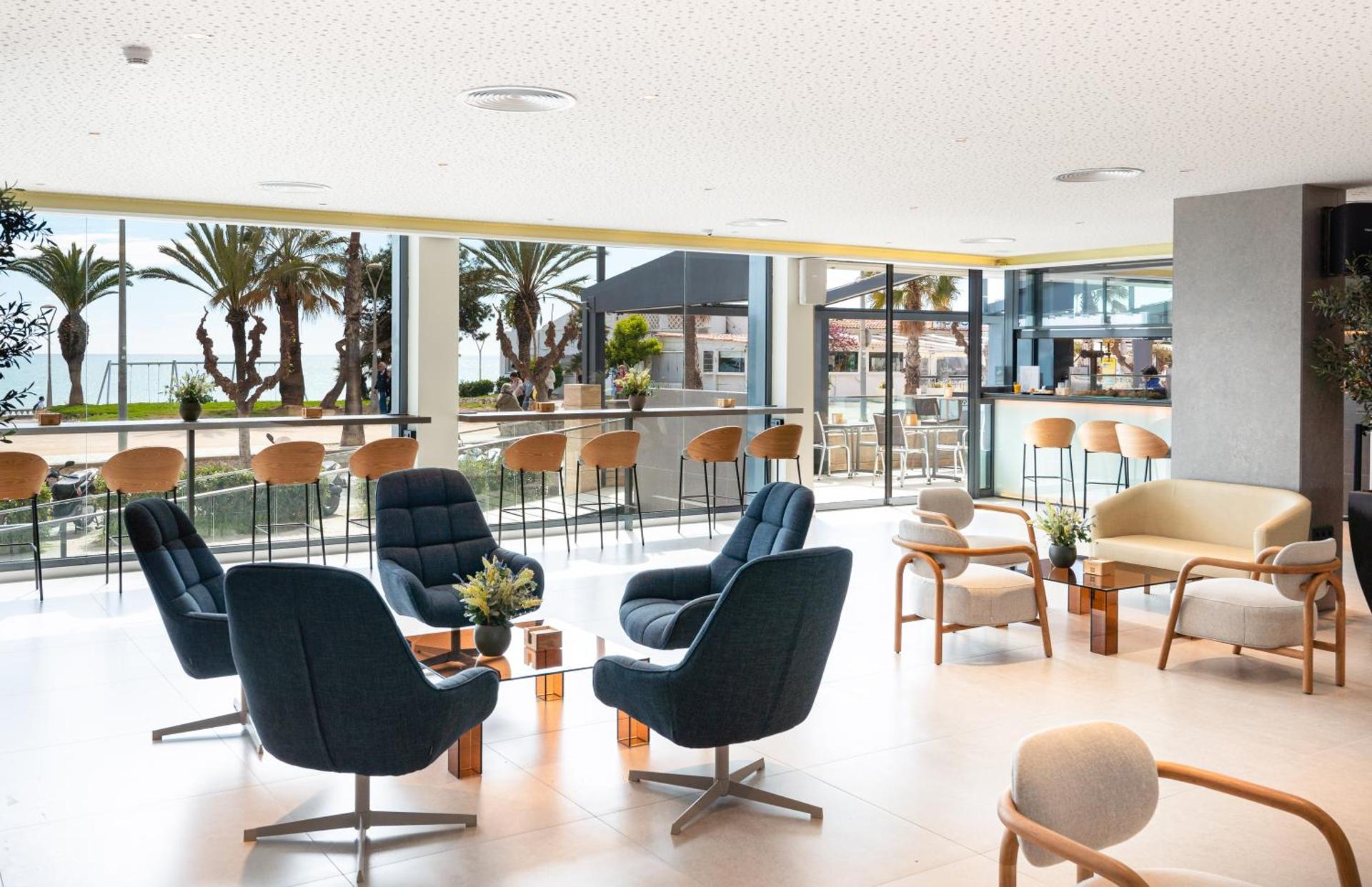 Communal lounge/ TV room