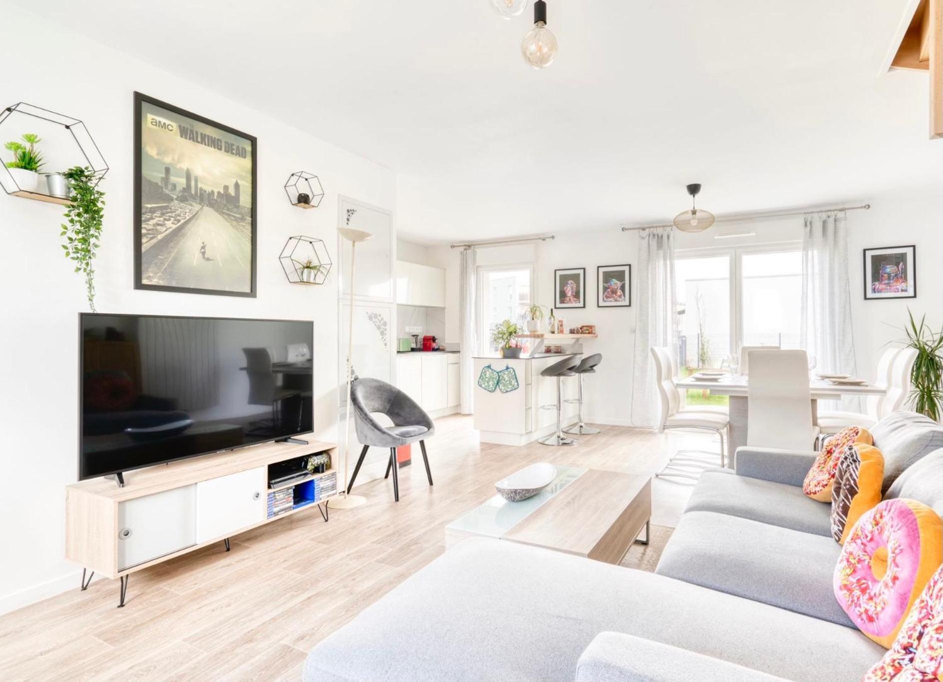 Communal lounge/ TV room