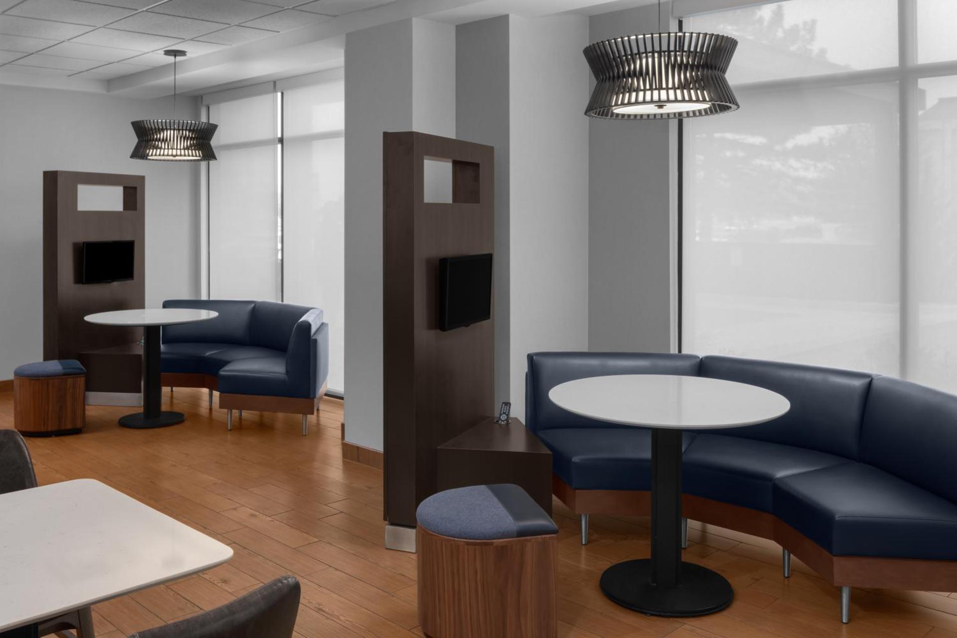 Communal lounge/ TV room