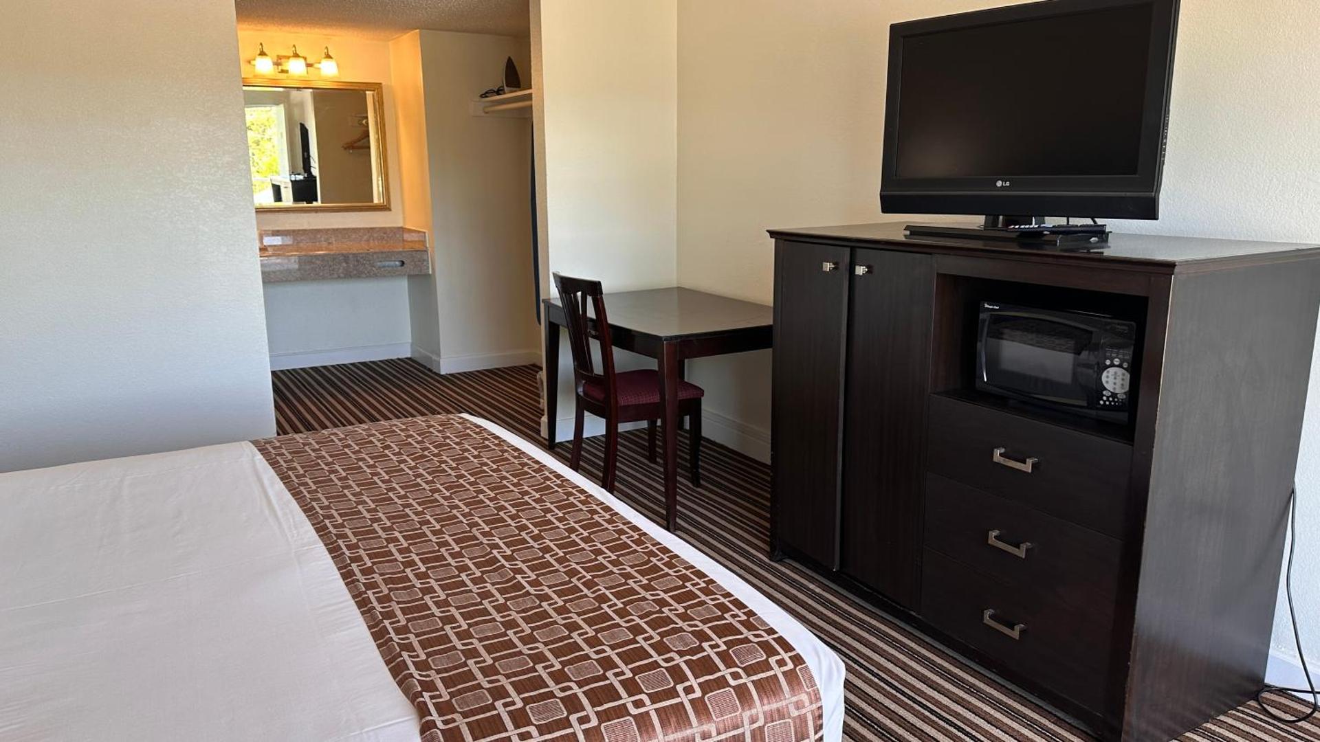 Ambassadors Inn & Suites