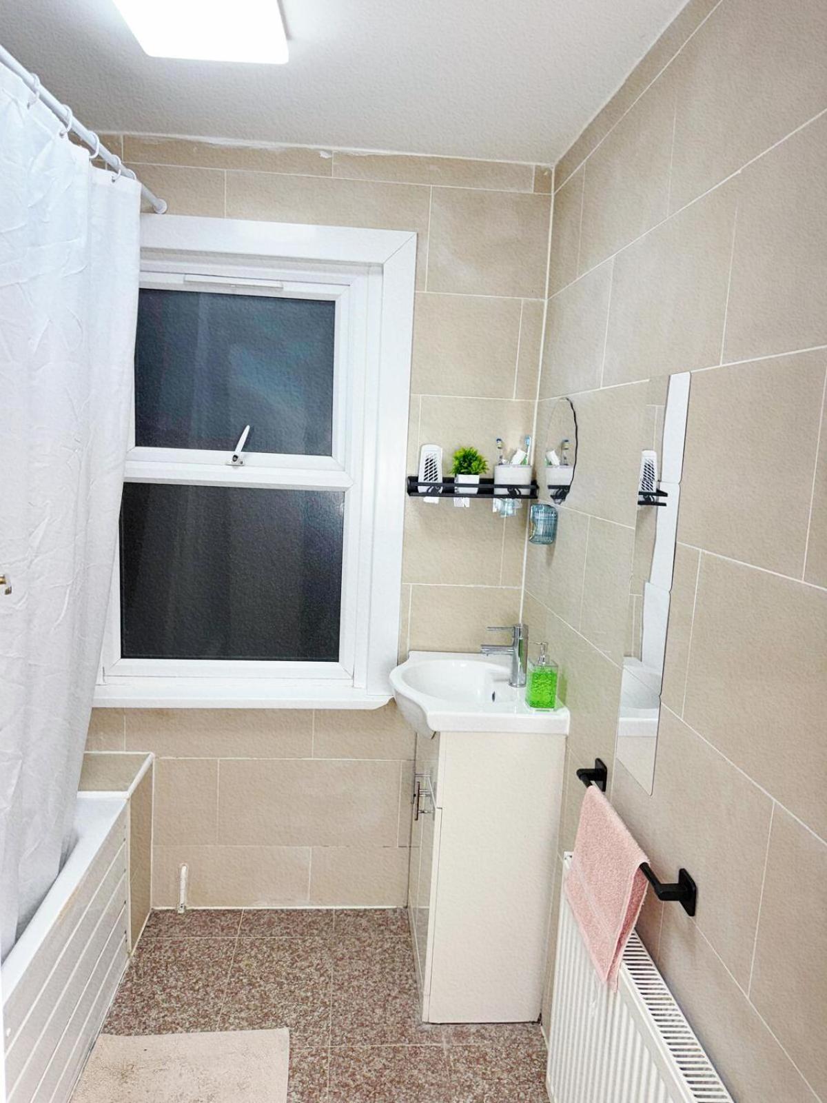 Big Room in East Ham