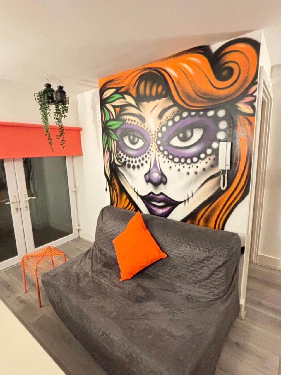 Horse & Groom Apartments