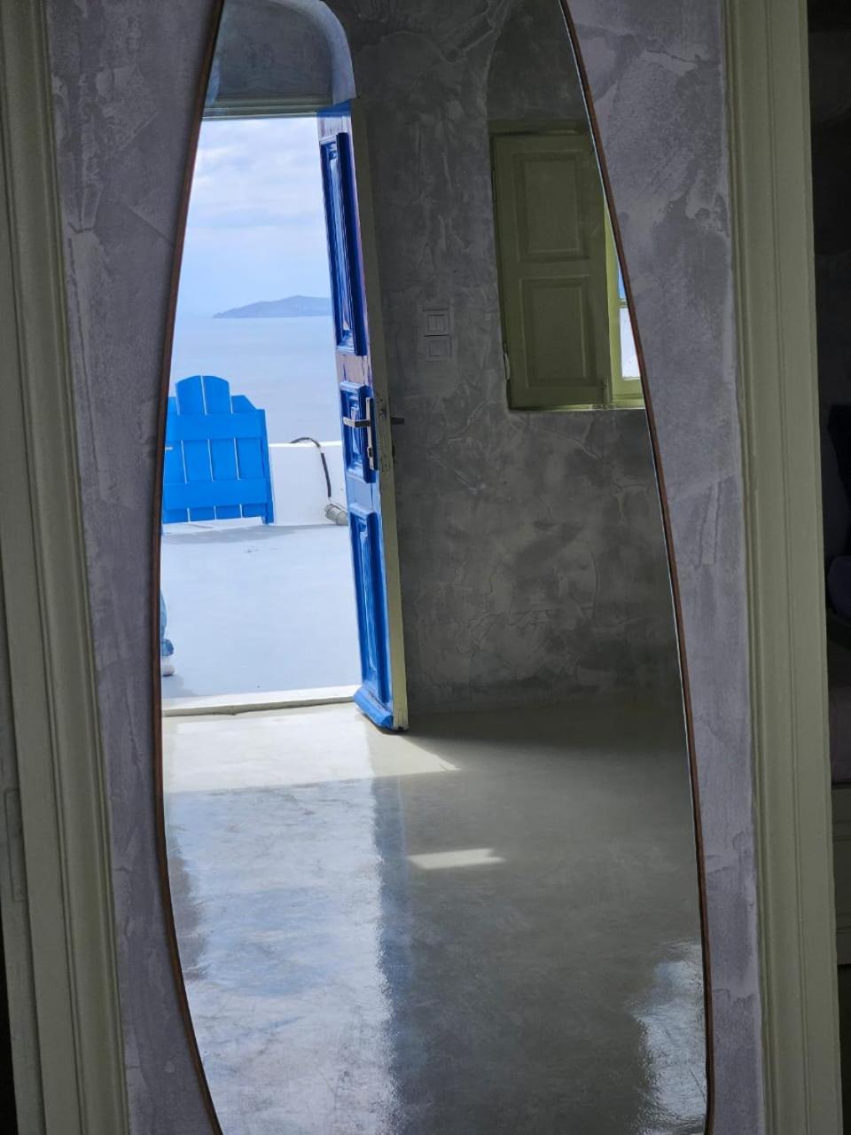 Phaos Oia Suites