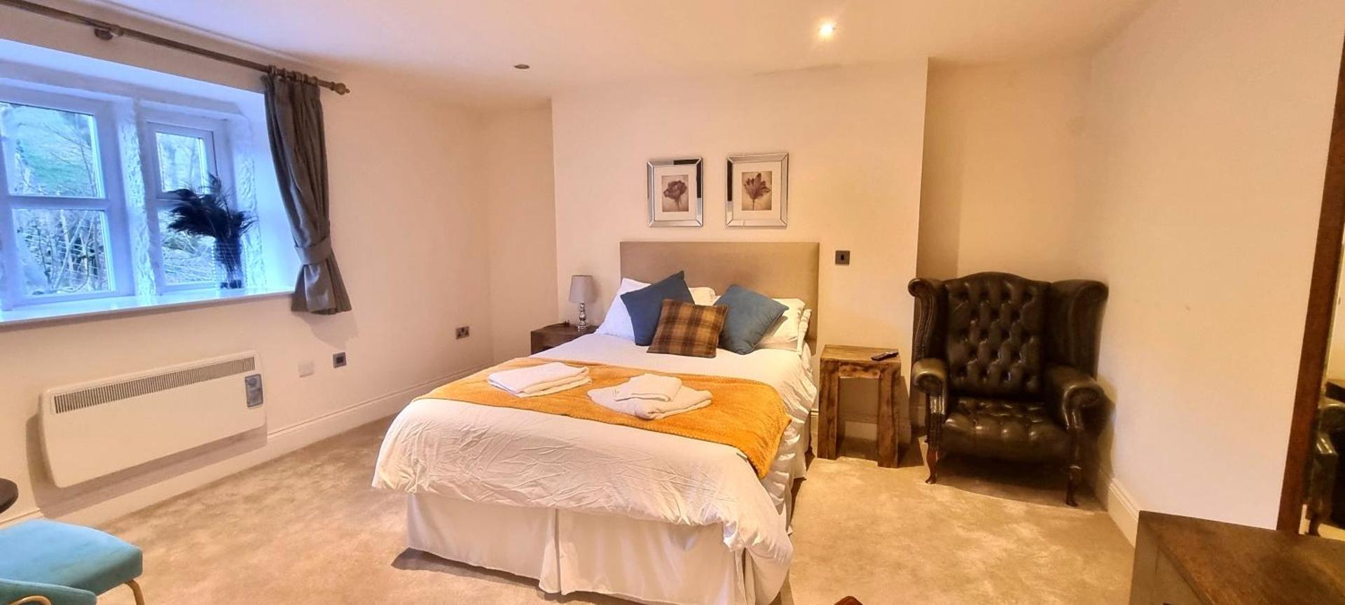 Turnpike by Maya Hotel & Restaurant