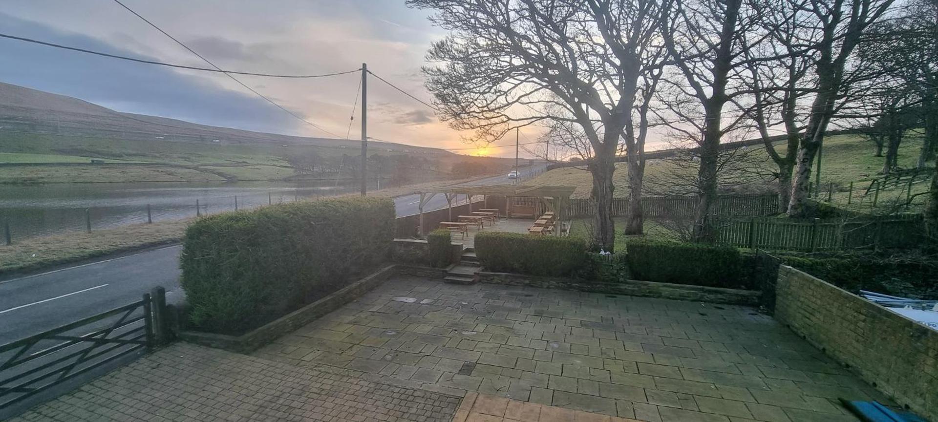 Turnpike by Maya Hotel & Restaurant