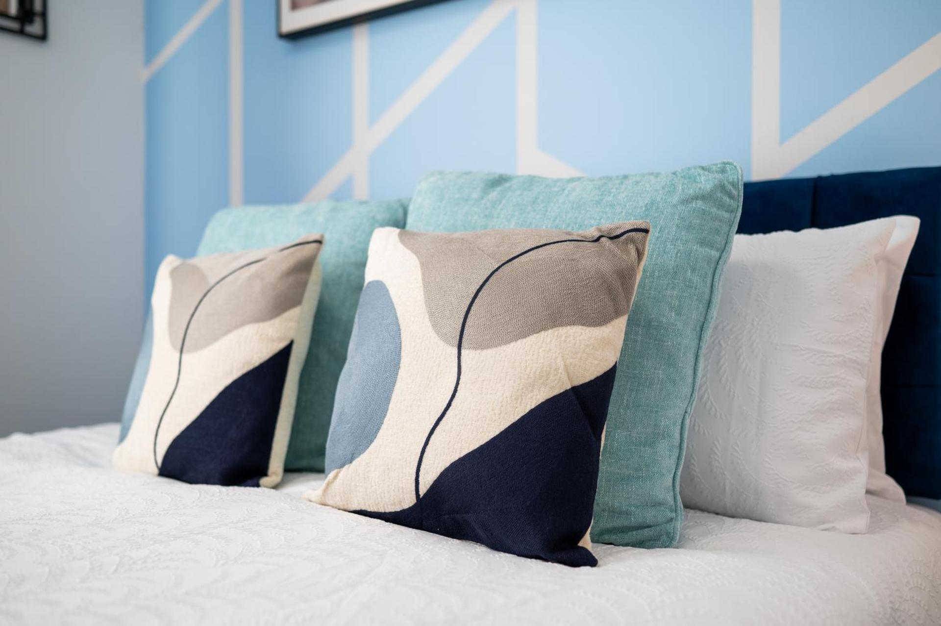 Charming Apartment by the Sea