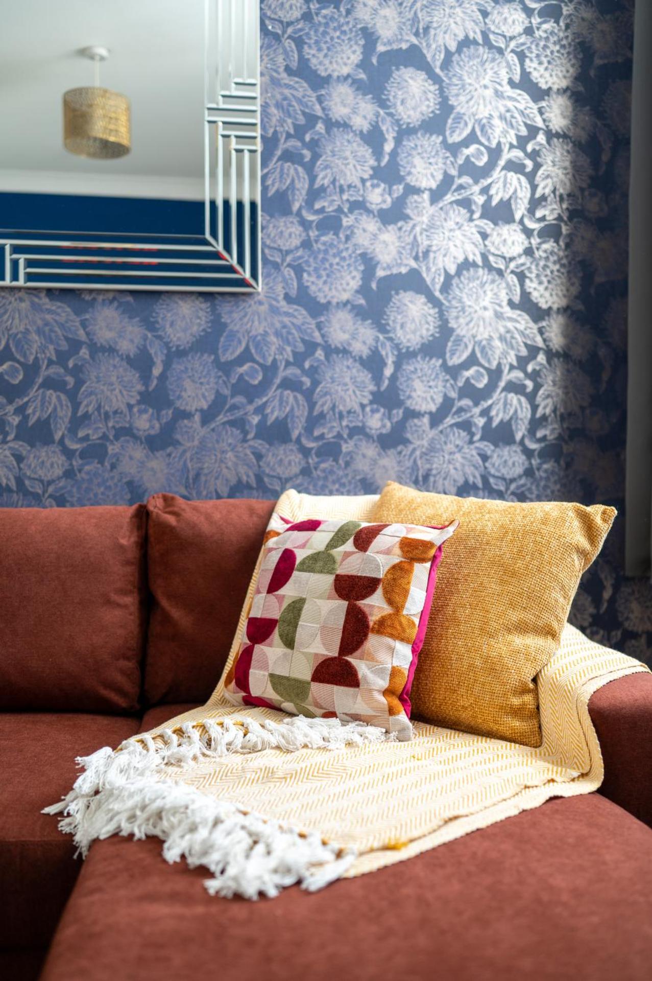 Charming Apartment by the Sea