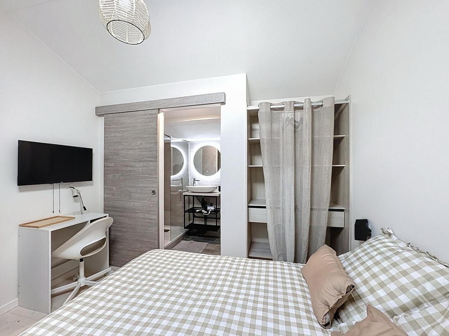 Juliana - Anse Centre - Chambre et Salle de bain WC privée - Cuisine partagée