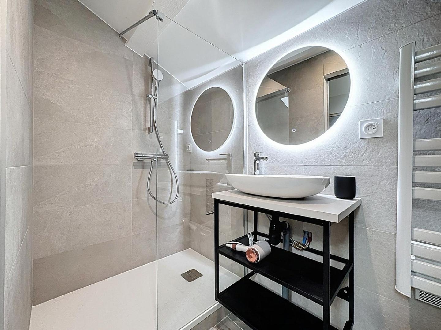 Juliana - Anse Centre - Chambre et Salle de bain WC privée - Cuisine partagée