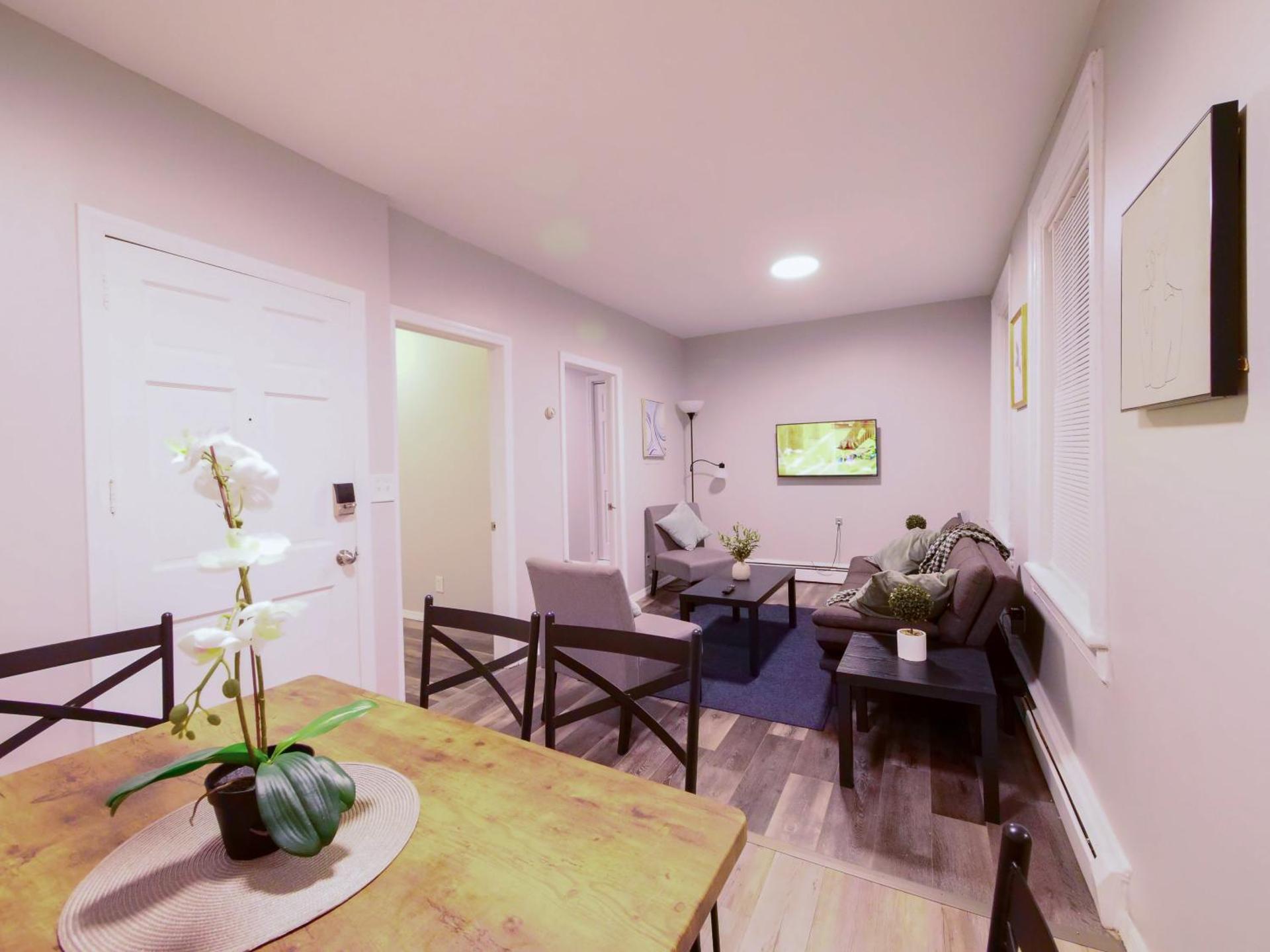 Modern comfort-2BR haven mins to NYC