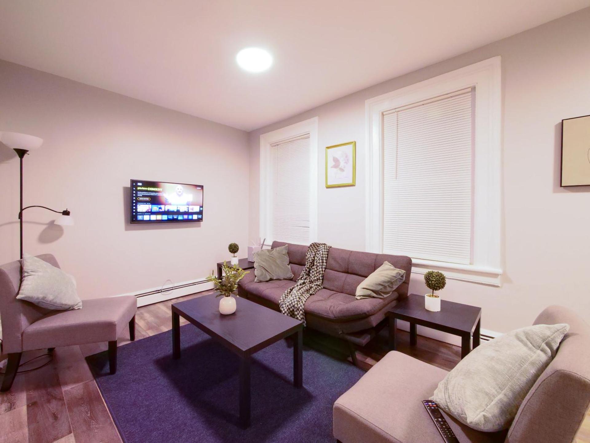 Modern comfort-2BR haven mins to NYC