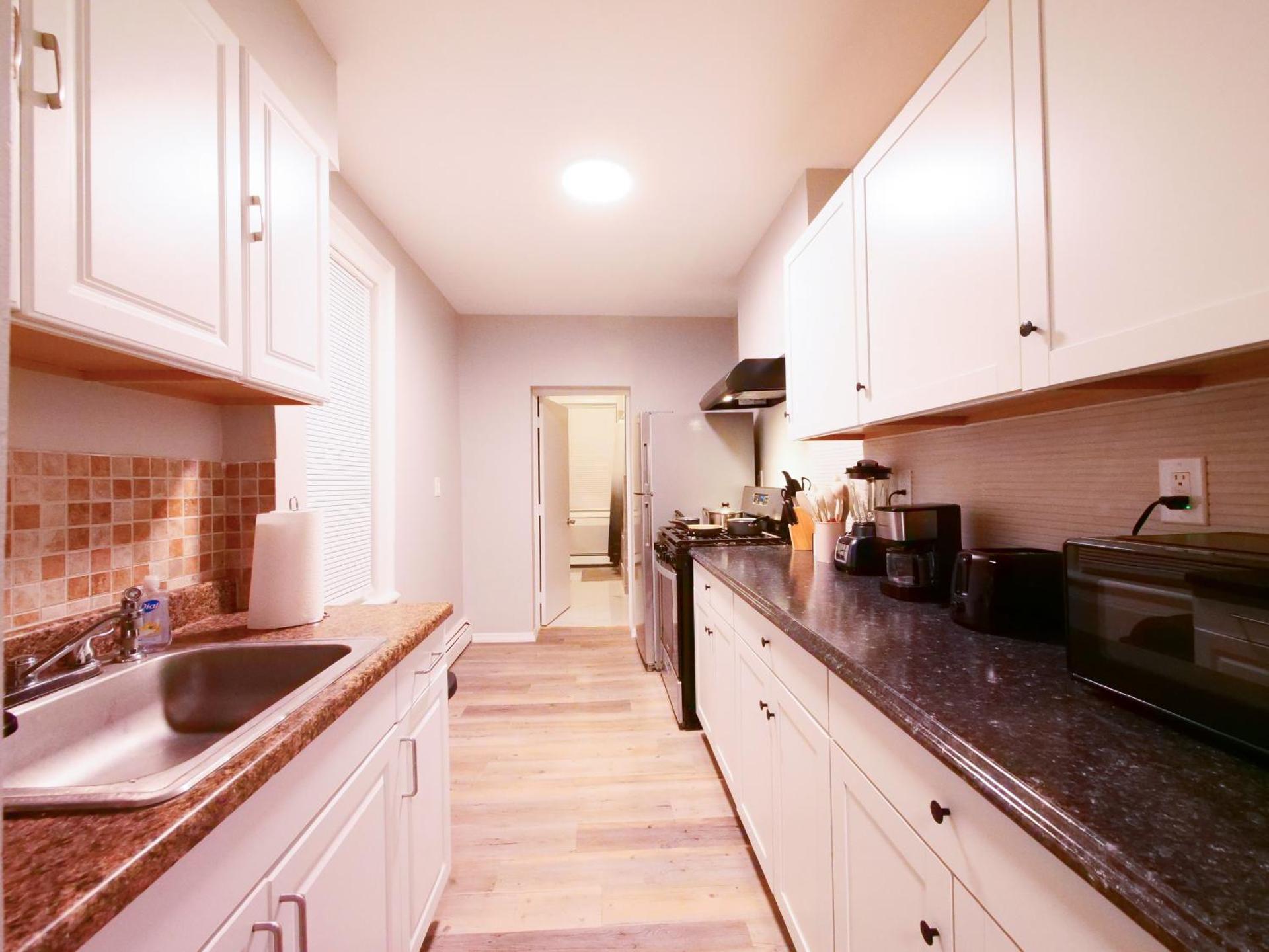 Modern comfort-2BR haven mins to NYC