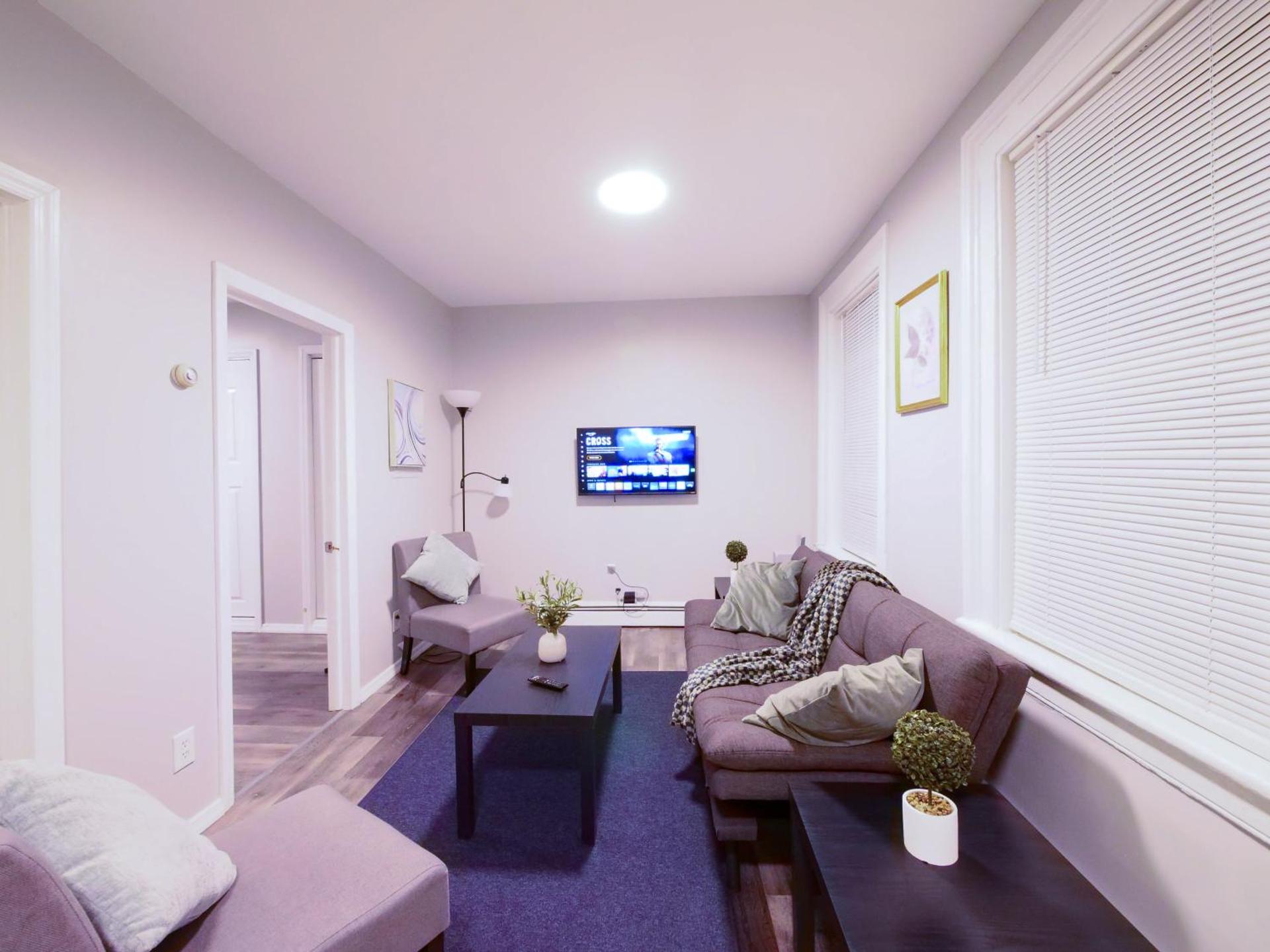 Modern comfort-2BR haven mins to NYC