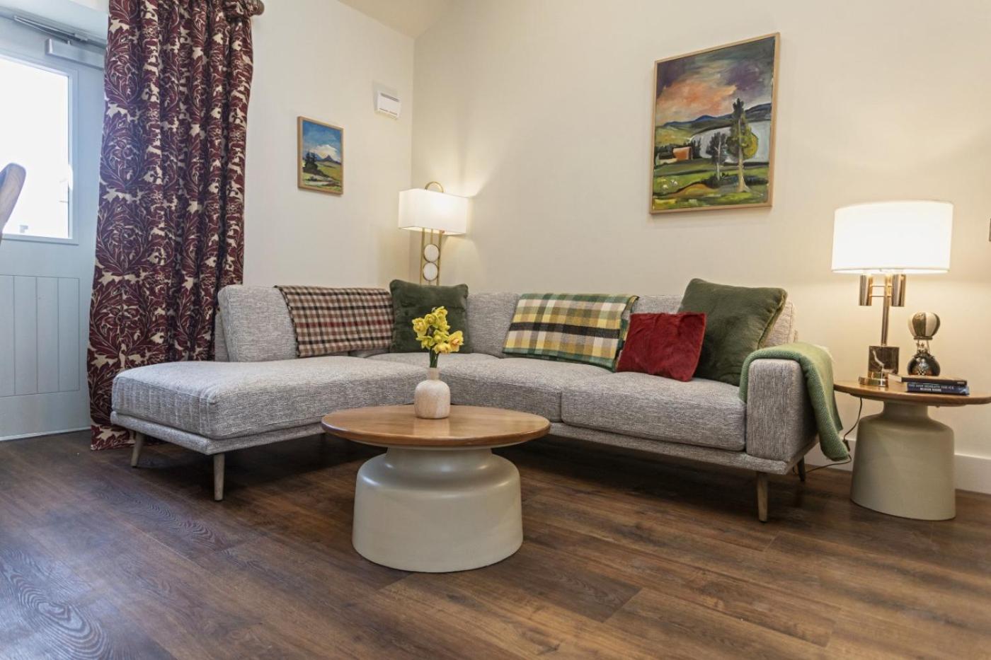 Castlestone Holiday Cottages & Townhouses