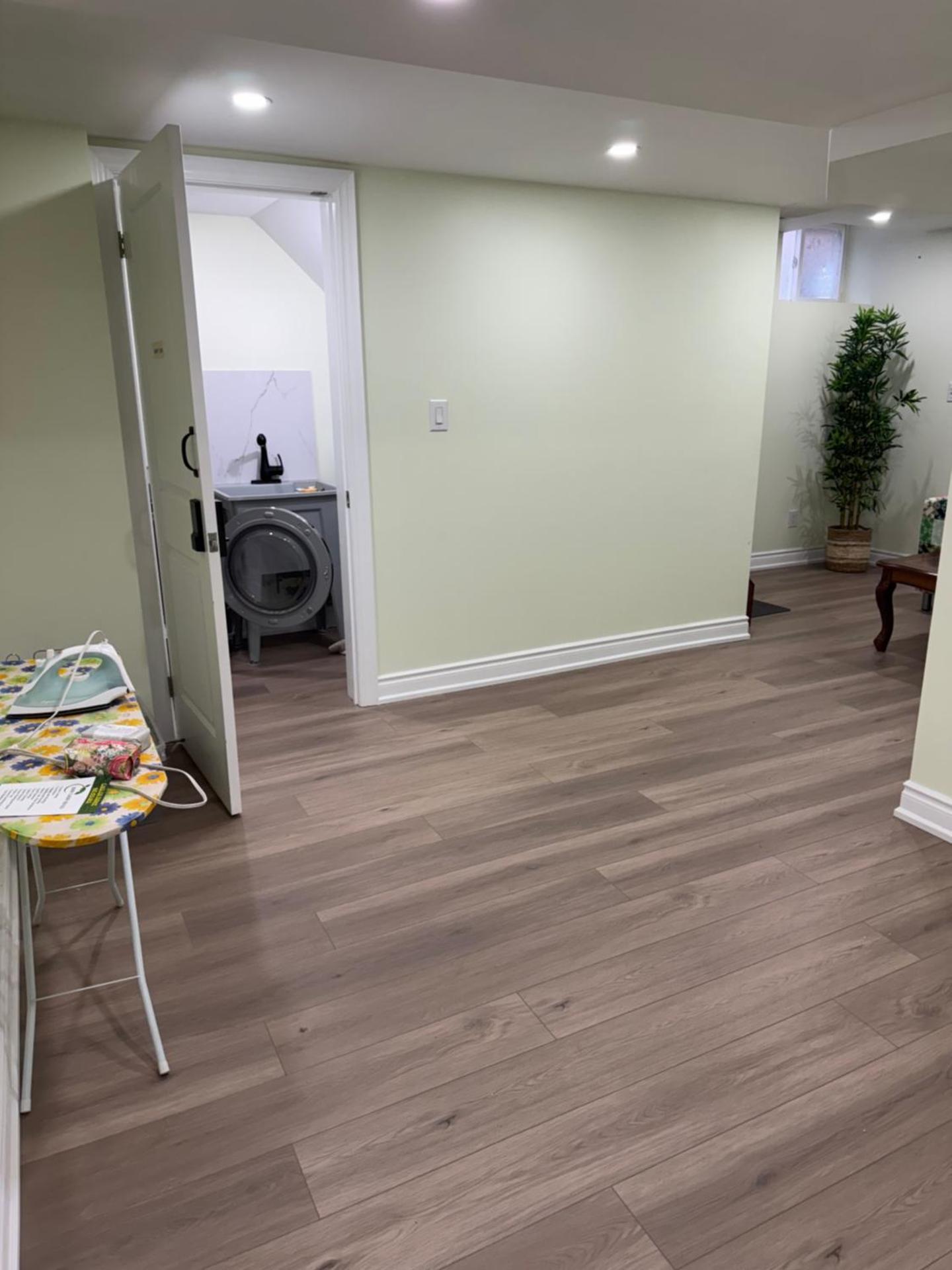 B3 Luxury home in Mississauga nearby shipping center square one