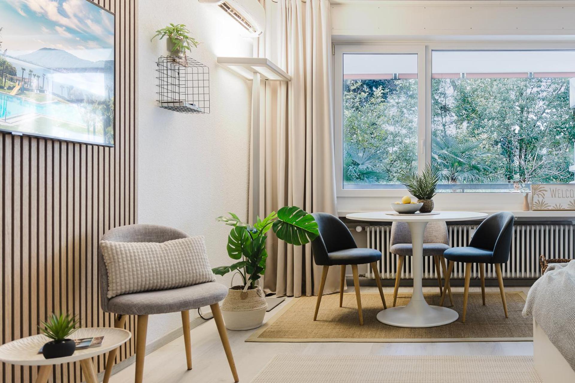 Luganersee, Pool, Strand, Parkplatz, Suite 204