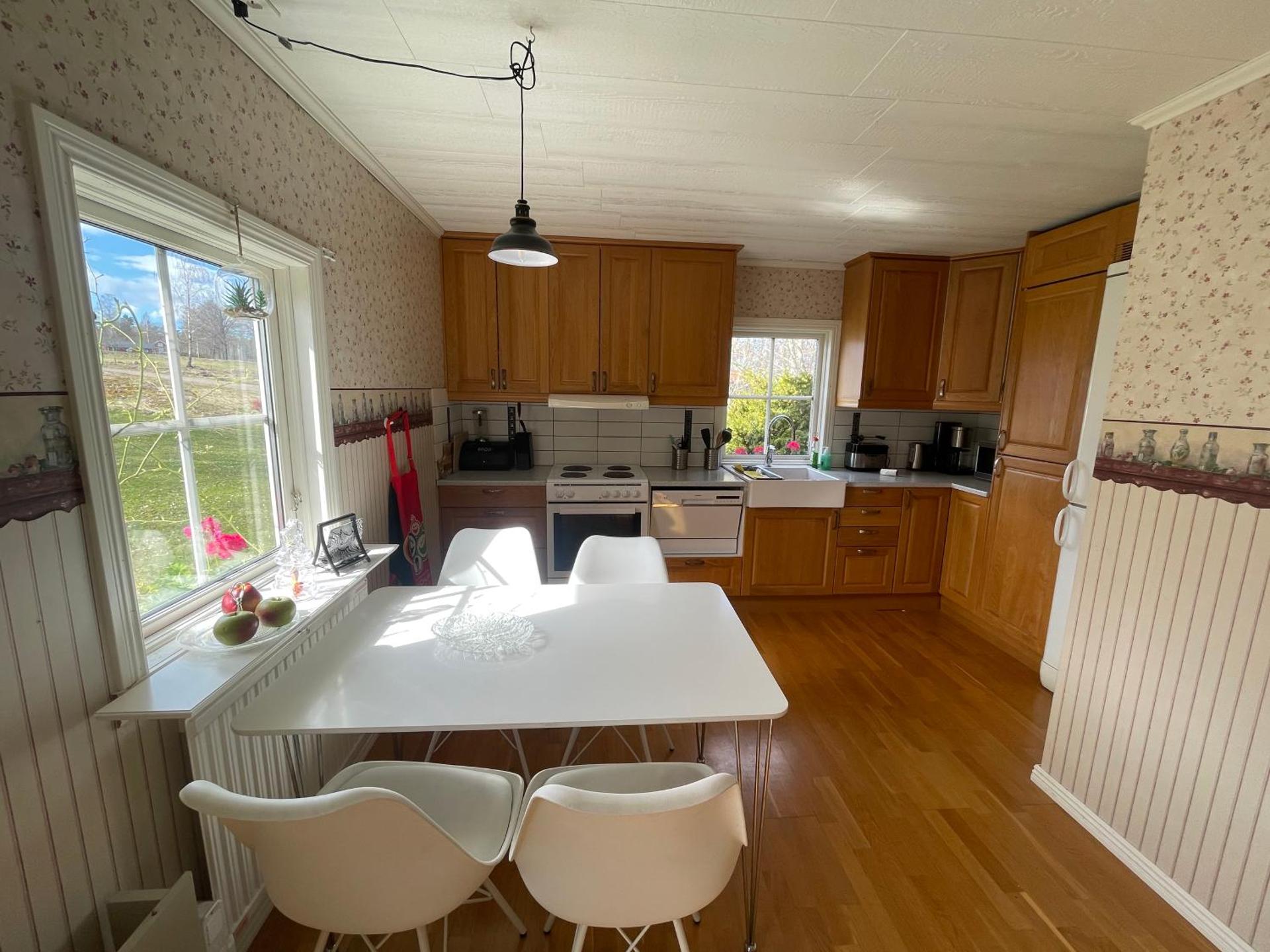 Luxury Villa by lake welcome you