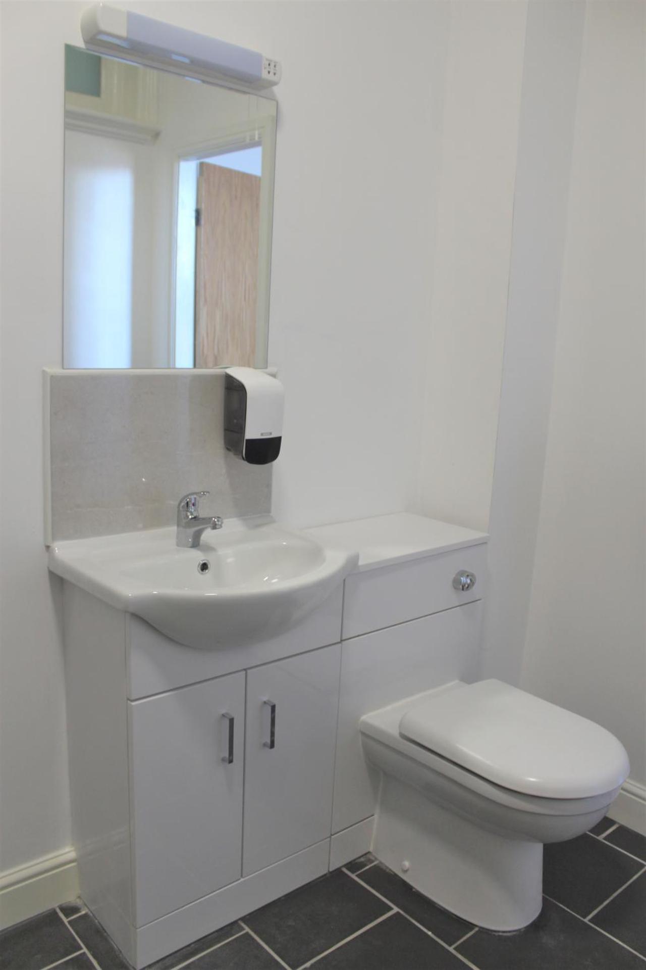 Continental Hotel with access to shared kitchen