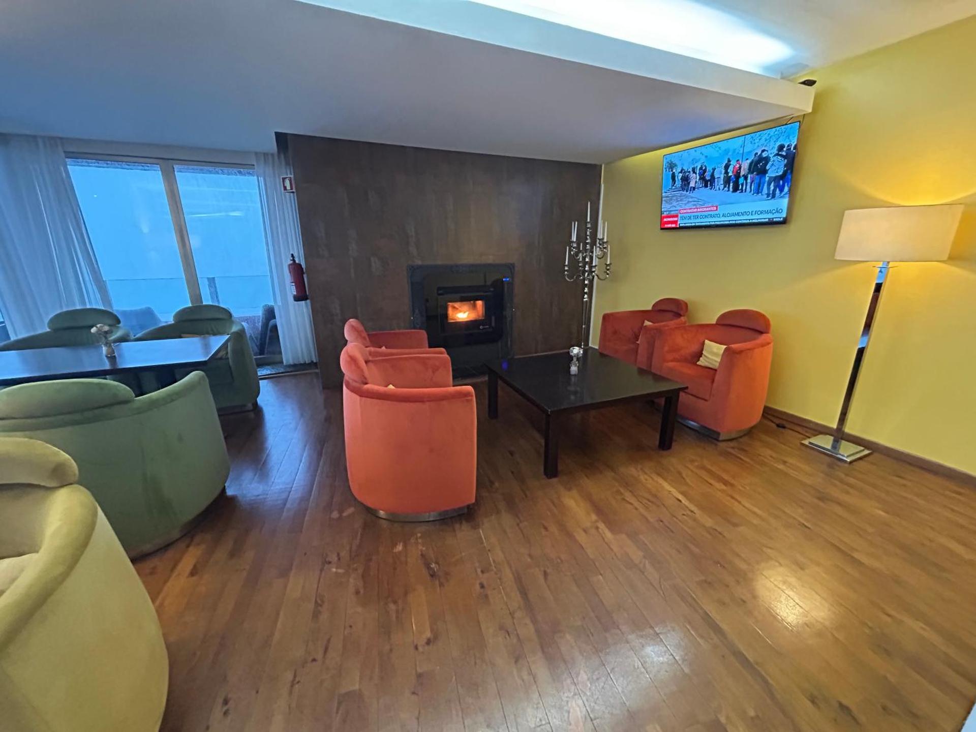 Communal lounge/ TV room