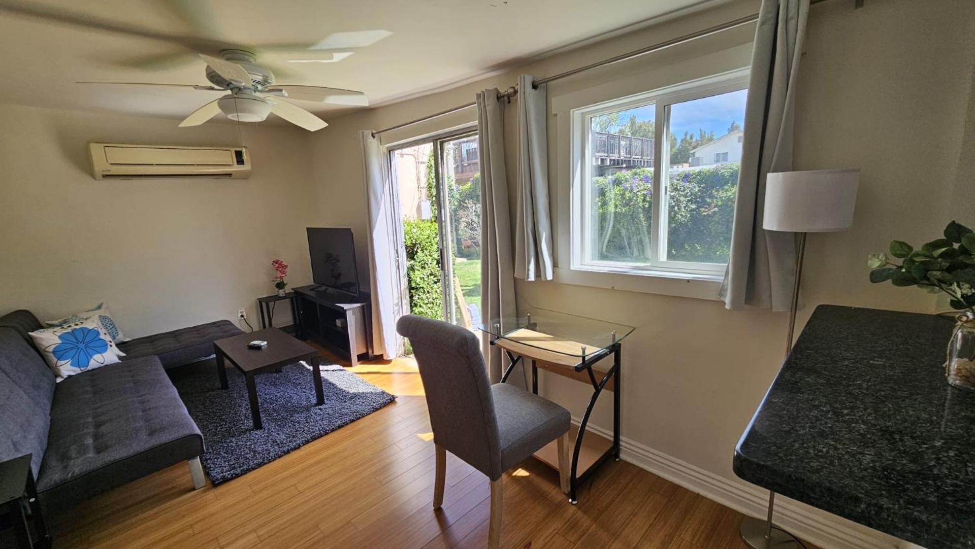 Best Prime Location Hollywood Private House