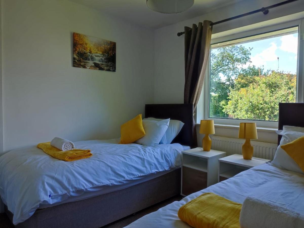 4-bed quiet cul de sac location with large secure off road parking for 4 cars