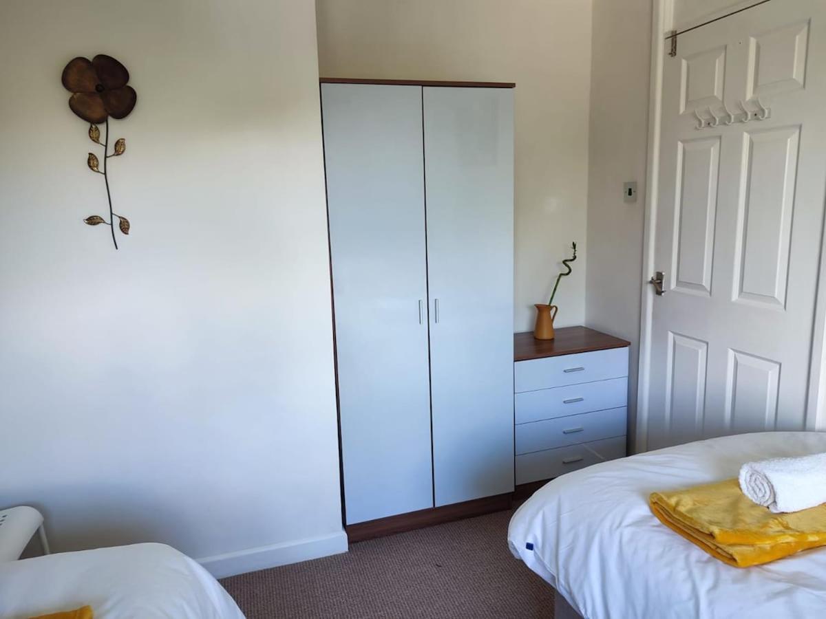 4-bed quiet cul de sac location with large secure off road parking for 4 cars