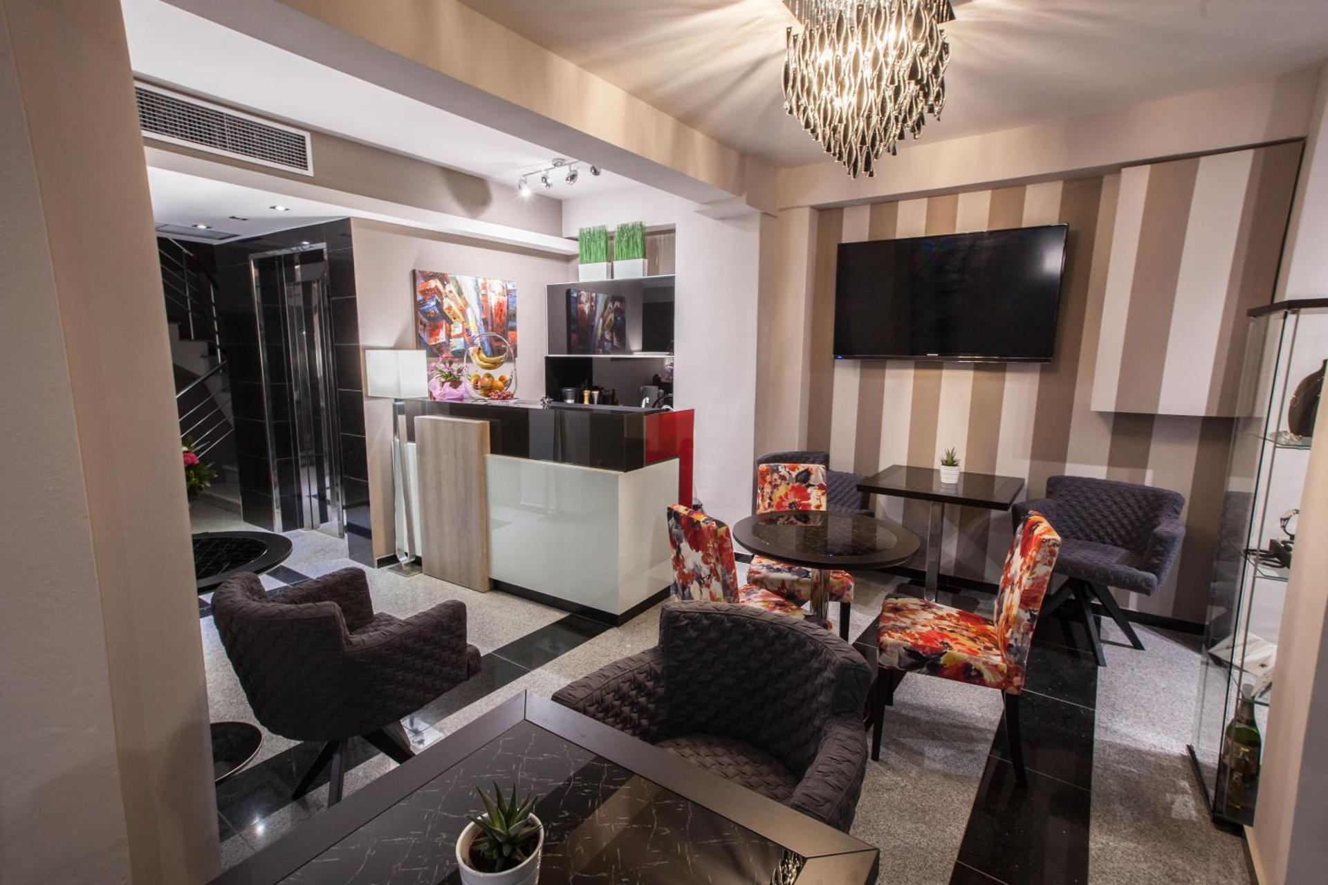 Communal lounge/ TV room