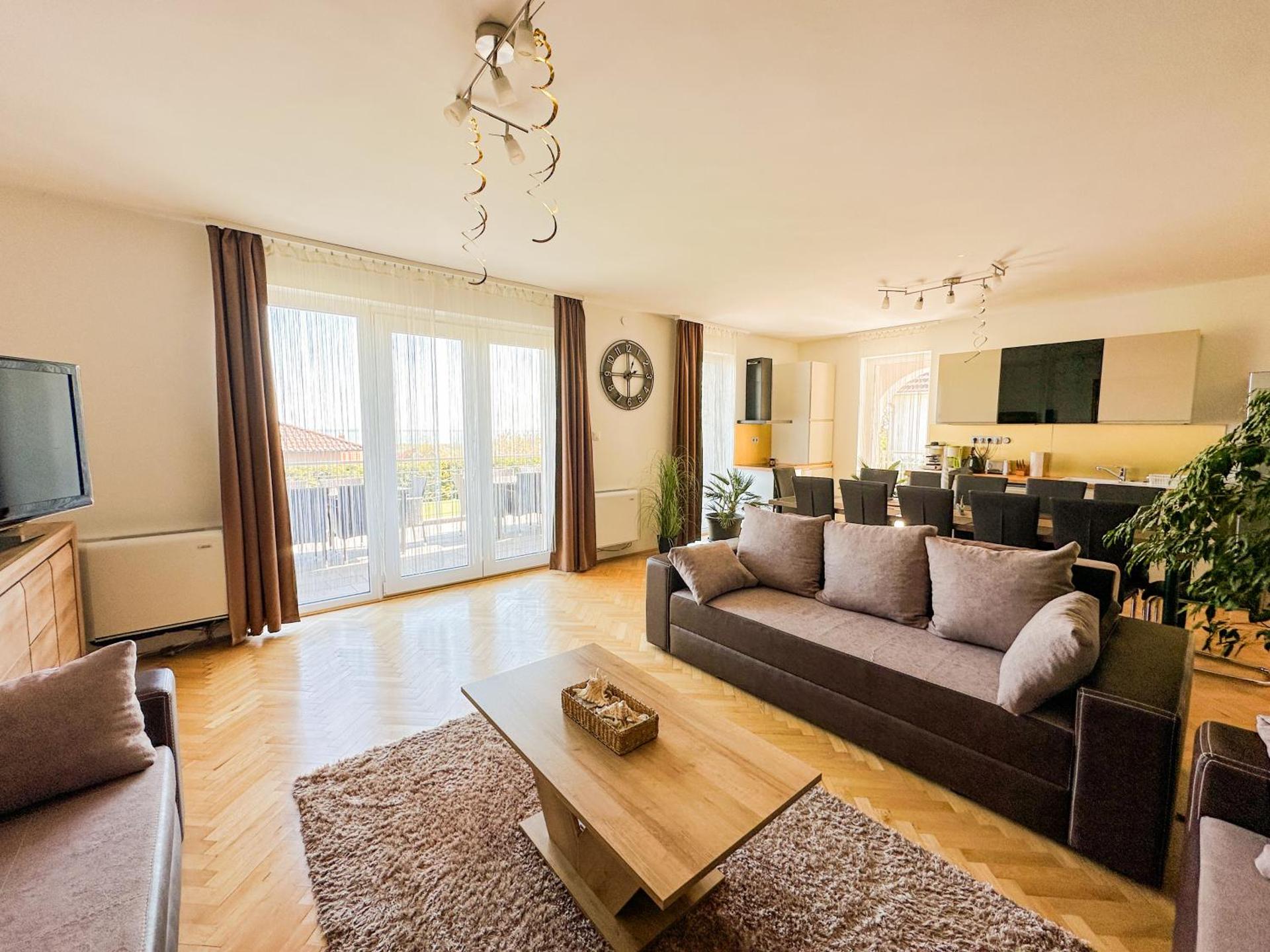 Aranyeső Apartmanházak No.1