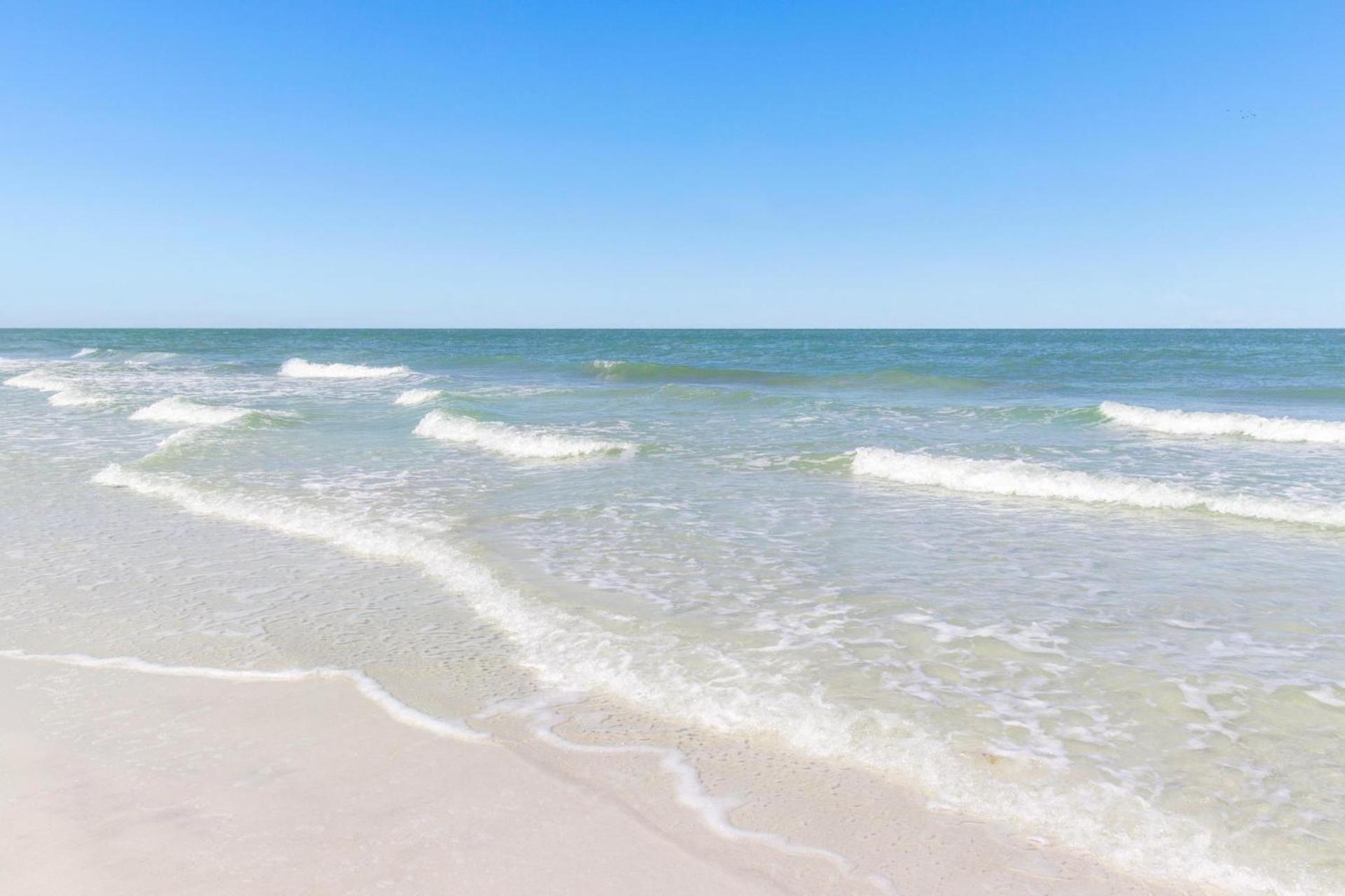 Spanish Villa Suite 54 - Indian Rocks Beach Condo Across the Street to Beach Access, Newly Remodeled & Walkable to Restaurants!