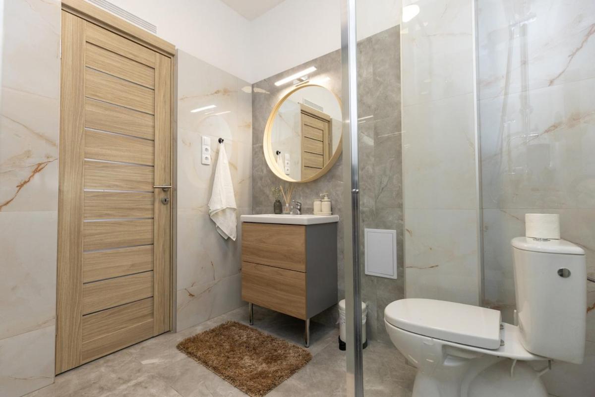 City Center 2 Bedroom Apartment!