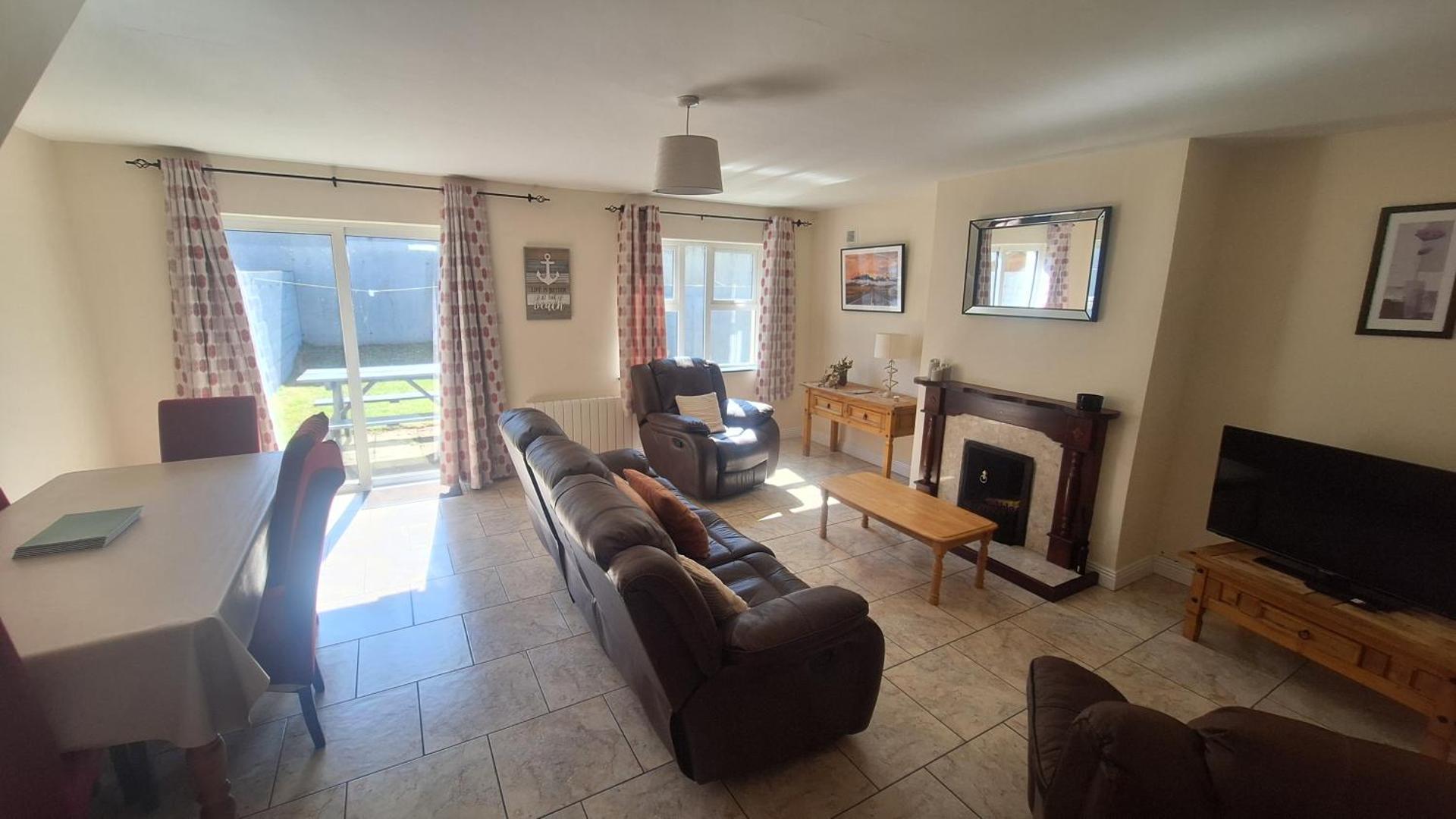 Lios na Mara Lahinch