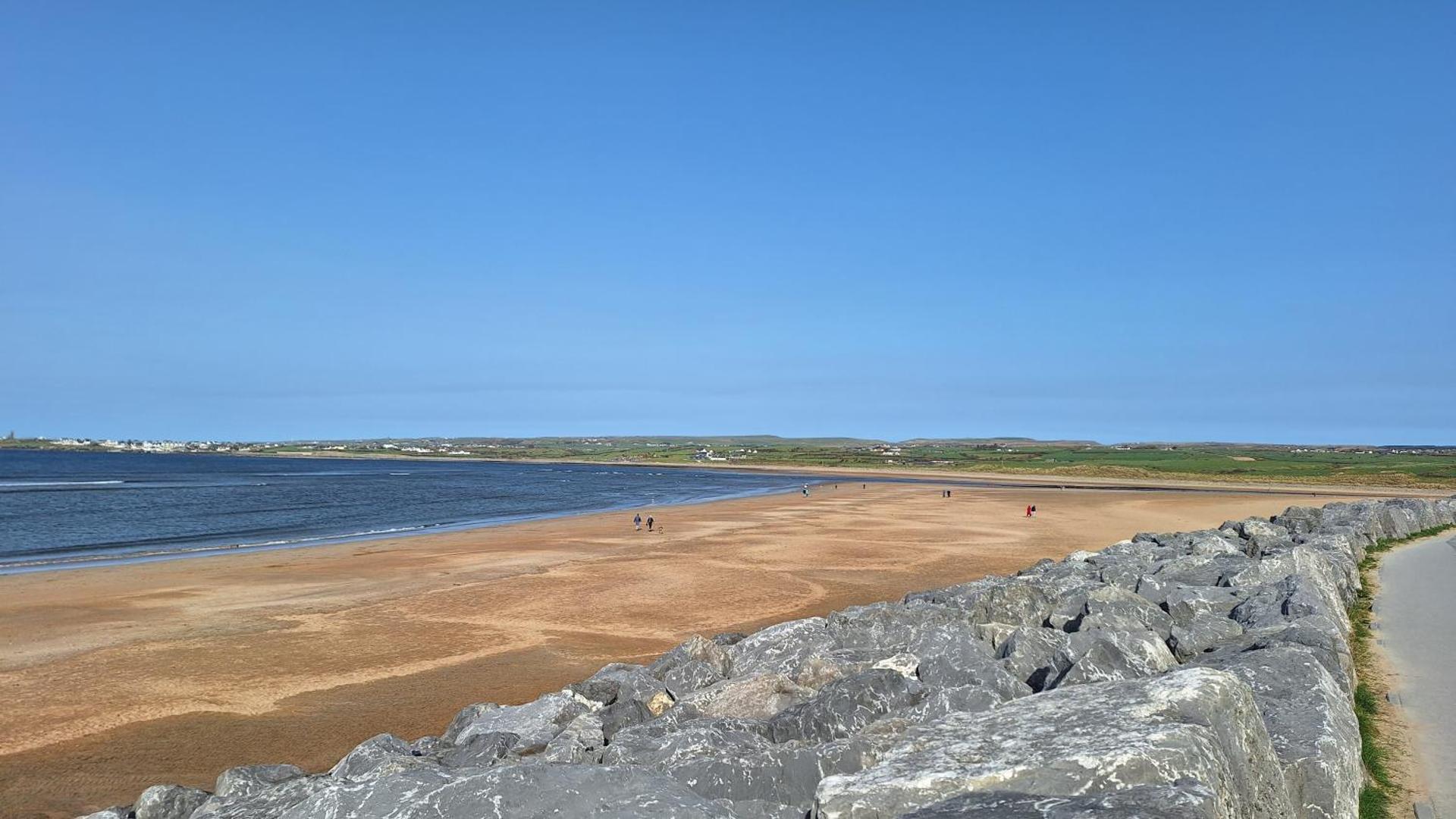 Lios na Mara Lahinch