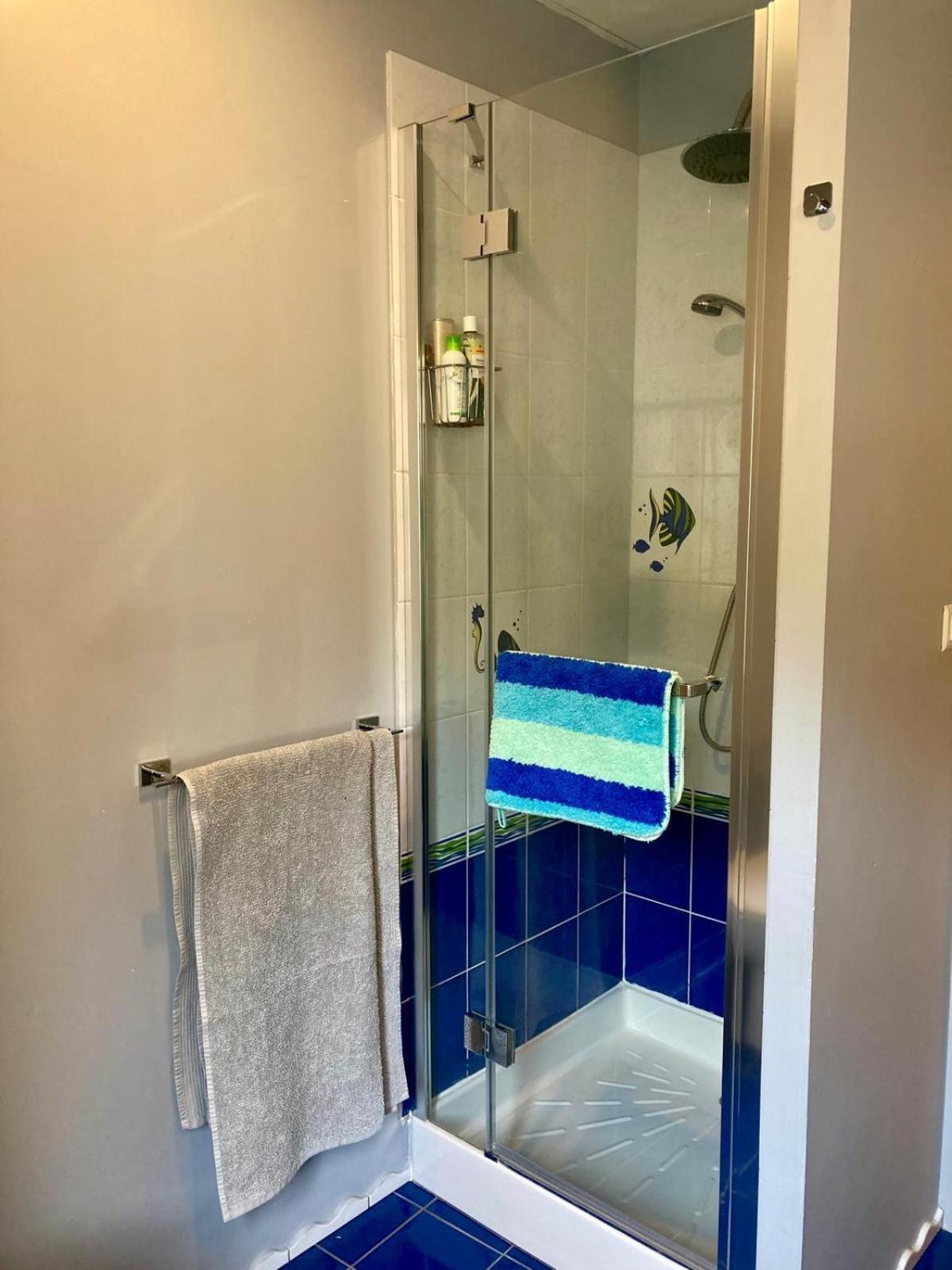 Bijou SURDESPINE air conditioned 100m to Historic 4 Cathar Châteaux Lastours access to a very pretty riverside garden!!